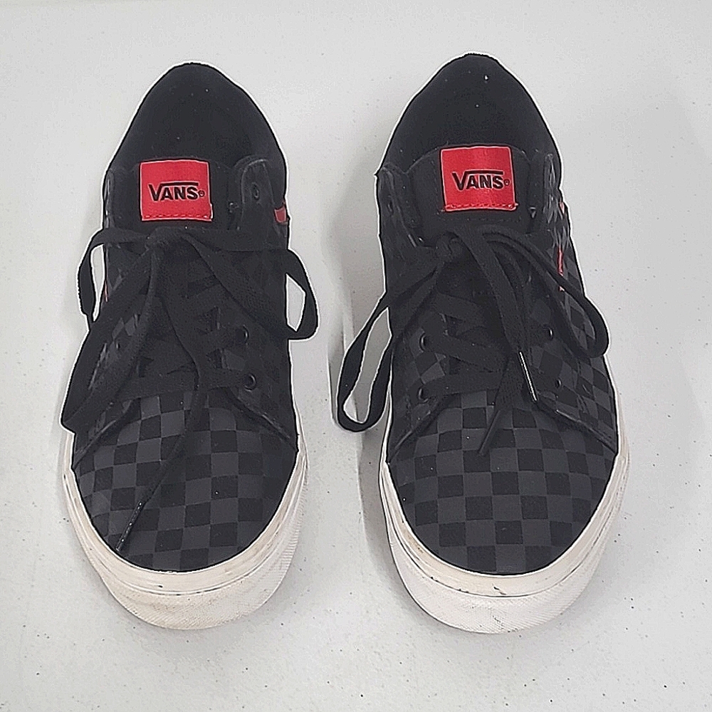 Very gently worn Vans checkerboard youth sneakers size 7.
